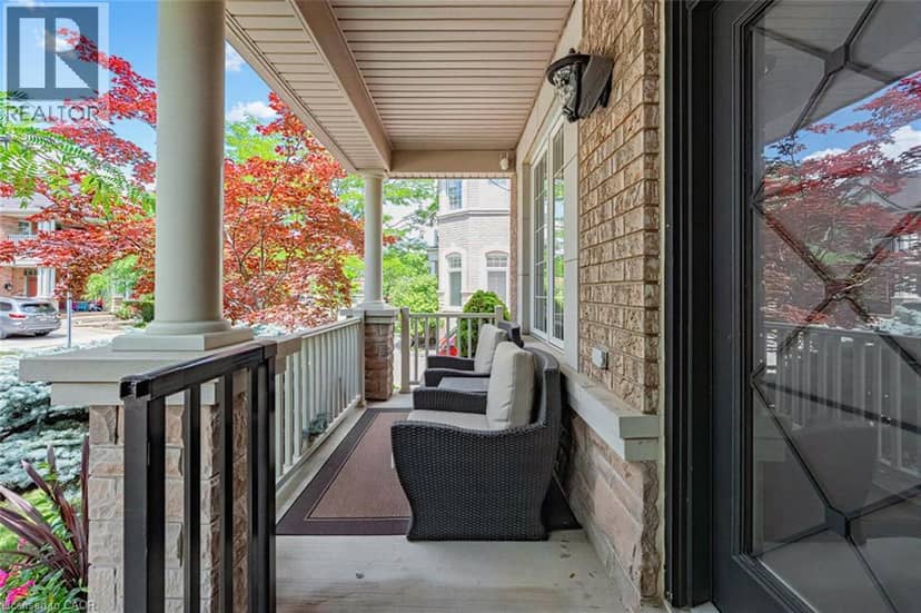 729 BOUGHTON Crescent — photo 3 of 40