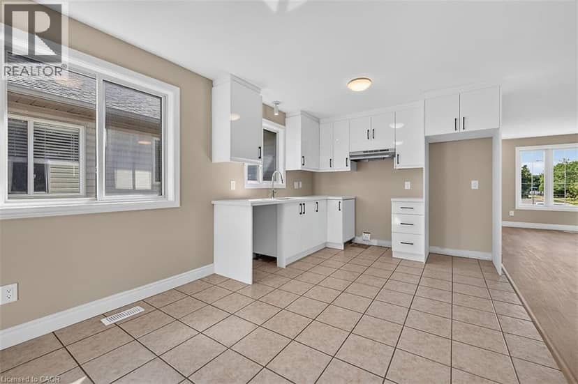 83 MARION Street — photo 16 of 38