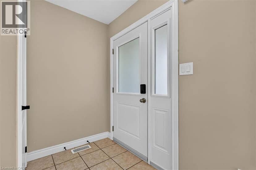 83 MARION Street, Mount Hope, photo 4