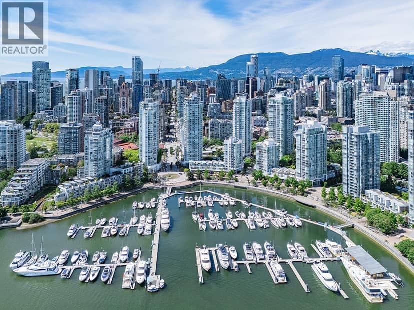 502 1067 MARINASIDE CRESCENT, Vancouver, photo 2