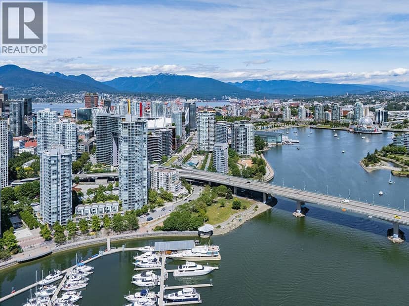 502 1067 MARINASIDE CRESCENT, Vancouver, photo 4