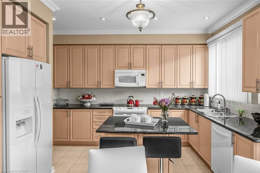 1098 HEPBURN Road — photo 12 of 40