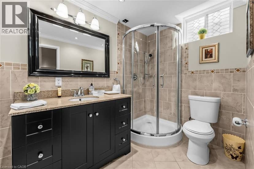 1098 HEPBURN Road — photo 35 of 40