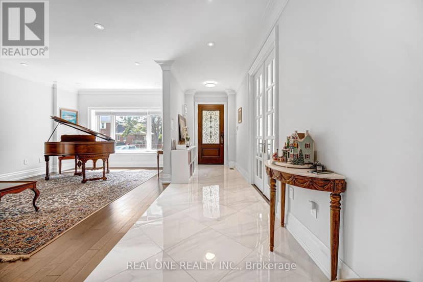 100 Ridelle Avenue, Toronto, photo 3