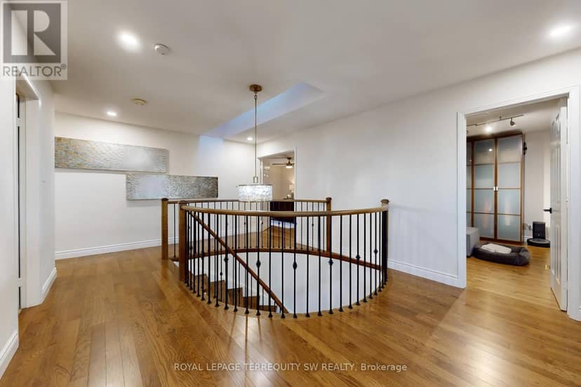 8 Chalmers Court — photo 17 of 36