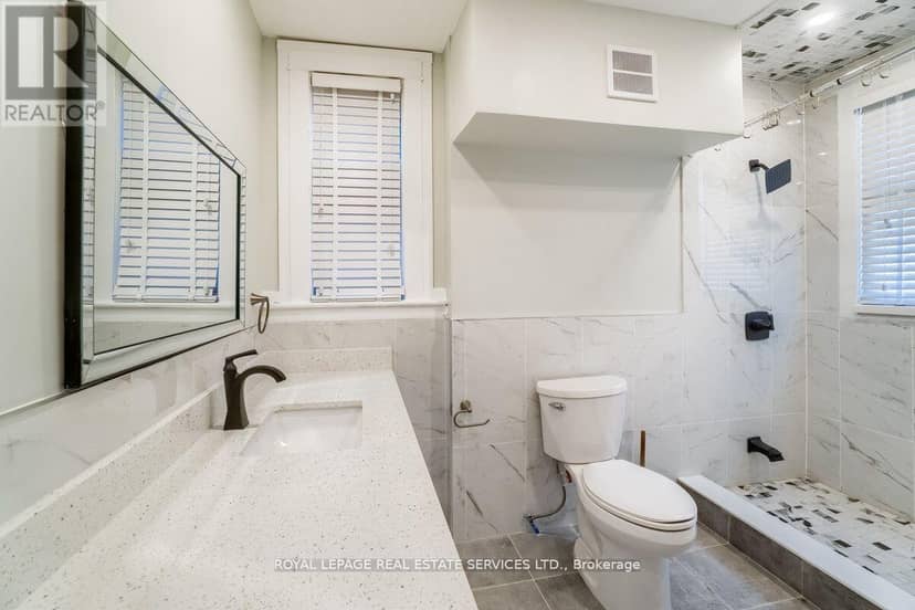 31 Tyndall Avenue — photo 23 of 40