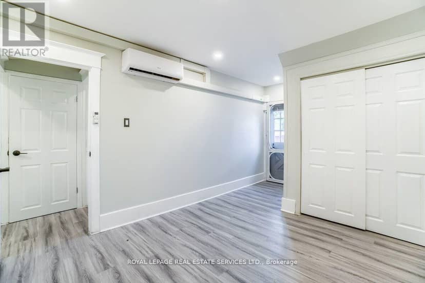 31 Tyndall Avenue — photo 29 of 40