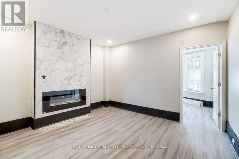 31 Tyndall Avenue — photo 3 of 40