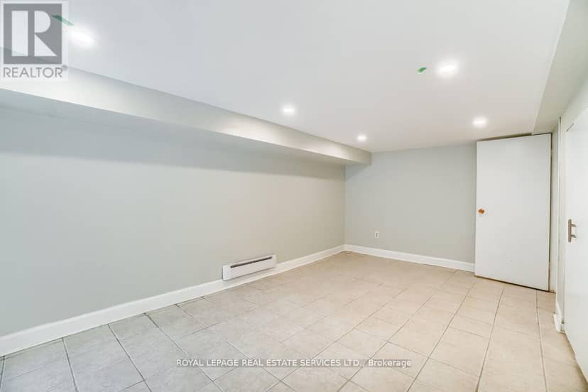 31 Tyndall Avenue — photo 34 of 40