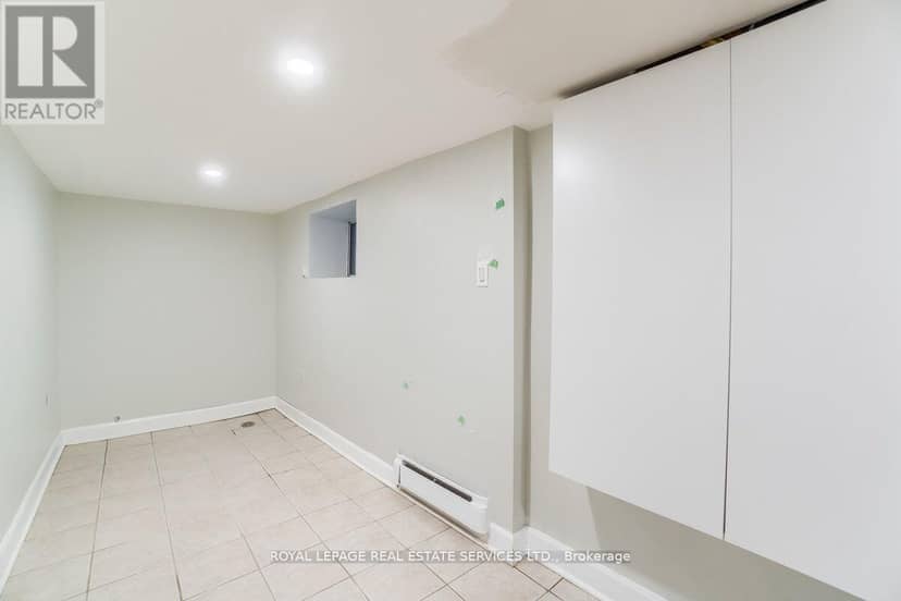 31 Tyndall Avenue — photo 37 of 40