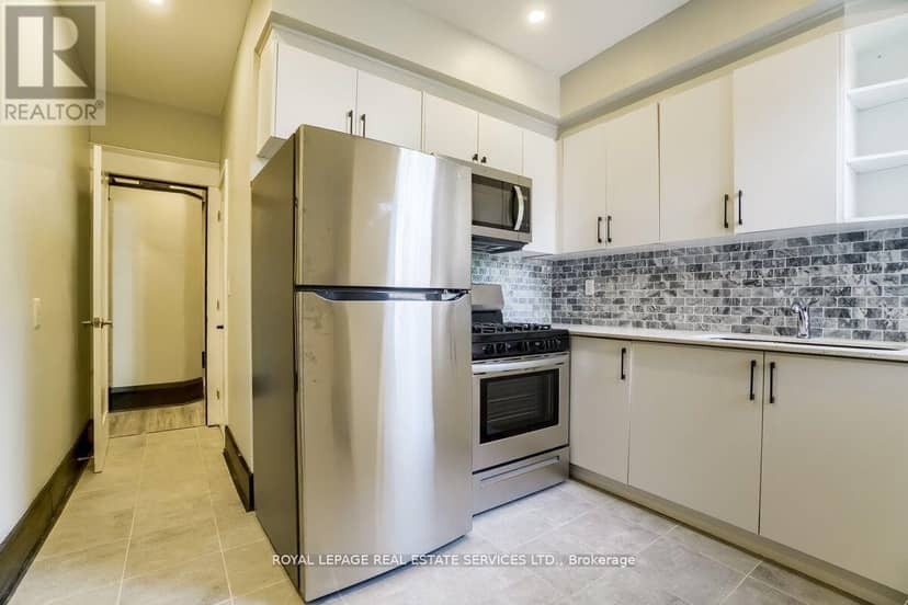 31 Tyndall Avenue — photo 9 of 40