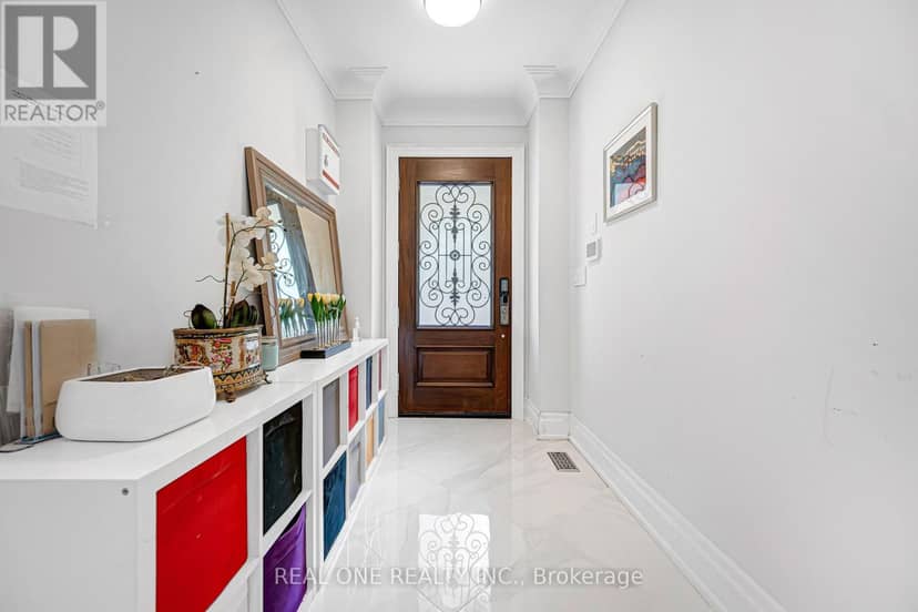100 Ridelle Avenue, Toronto, photo 4