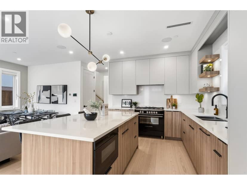 1 2258 NAPIER STREET, Vancouver