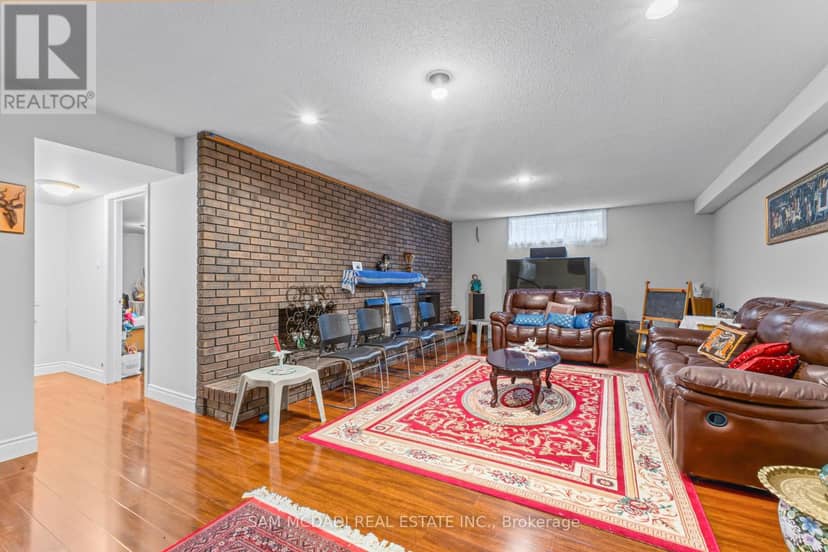 2145 Oneida Crescent — photo 33 of 40