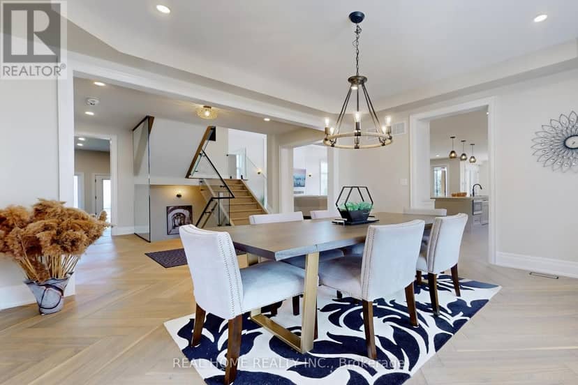 8 Knowles Crescent — photo 10 of 40