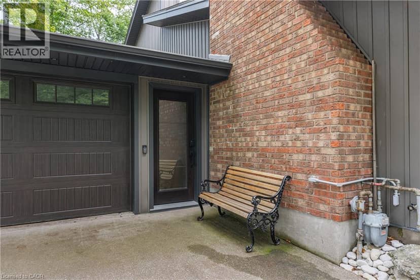 4905 MAPLEVIEW Crescent — photo 4 of 40