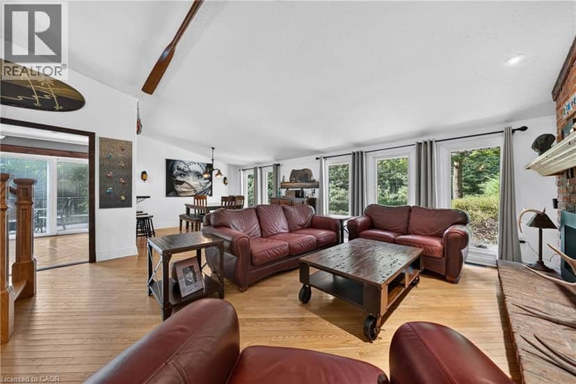 4905 MAPLEVIEW Crescent — photo 8 of 40