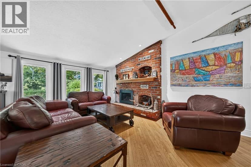 4905 MAPLEVIEW Crescent — photo 9 of 40