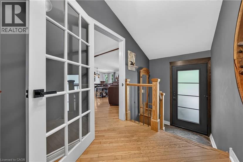 4905 MAPLEVIEW Crescent — photo 6 of 40
