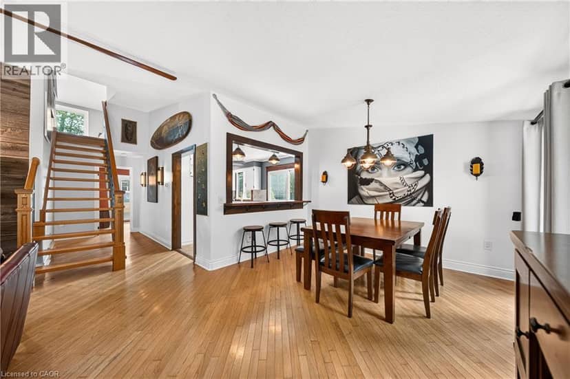 4905 MAPLEVIEW Crescent — photo 13 of 40