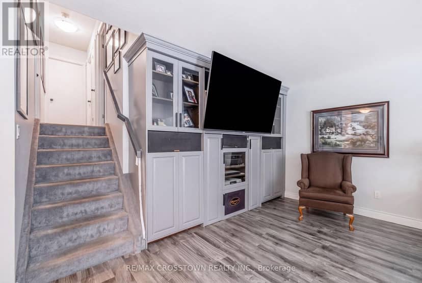 6 Ashdale Court — photo 13 of 40
