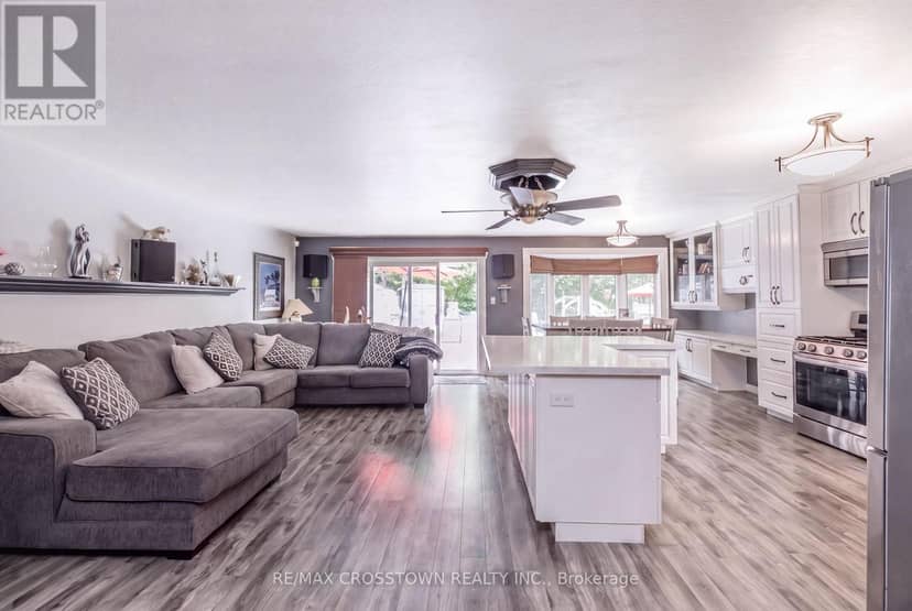 6 Ashdale Court — photo 16 of 40