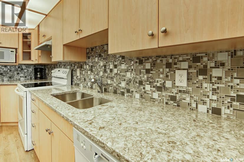 801 3520 Hillsdale STREET — photo 3 of 31
