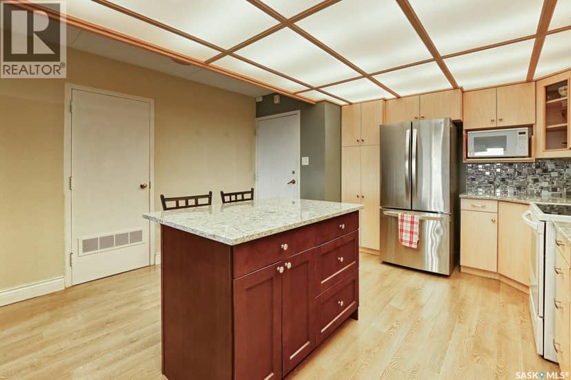 801 3520 Hillsdale STREET — photo 4 of 31