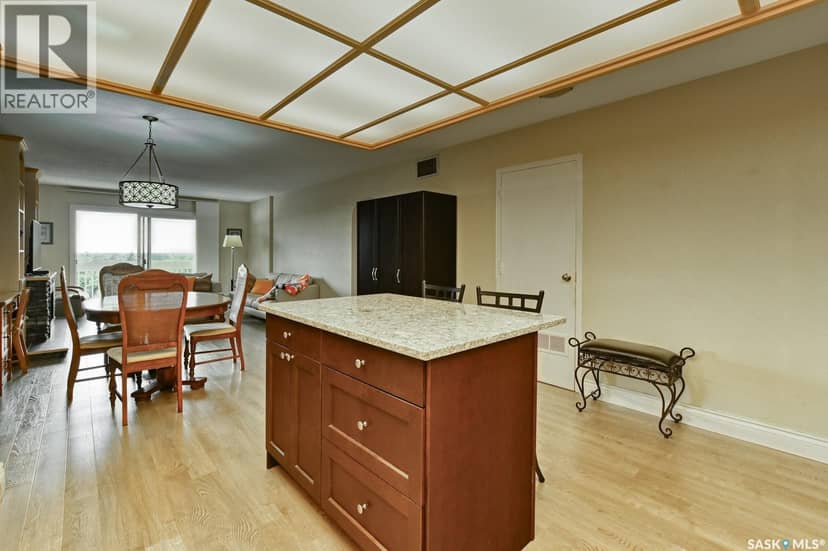 801 3520 Hillsdale STREET — photo 5 of 31