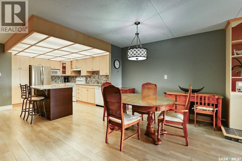 801 3520 Hillsdale STREET — photo 7 of 31