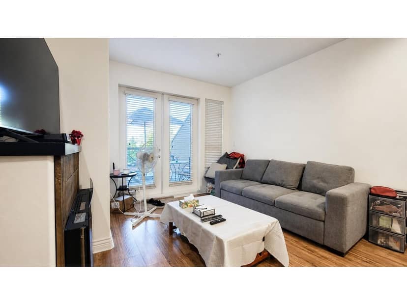 217 2970 King George Boulevard, Surrey, photo 4