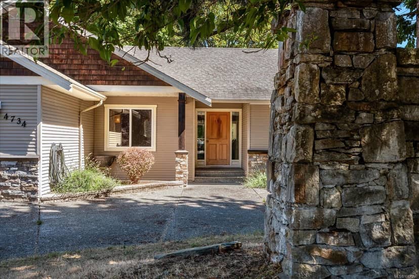 4734 Vista View Cres — photo 1 of 40