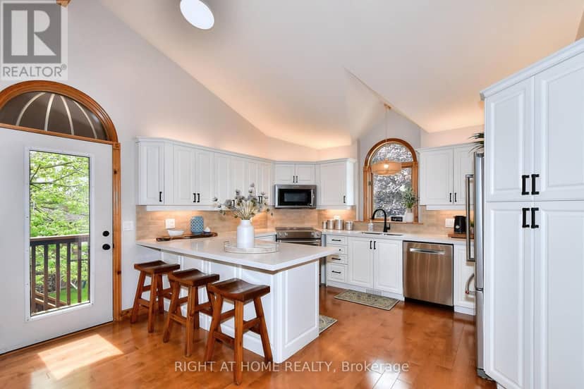 9 Lawson Court — photo 14 of 40