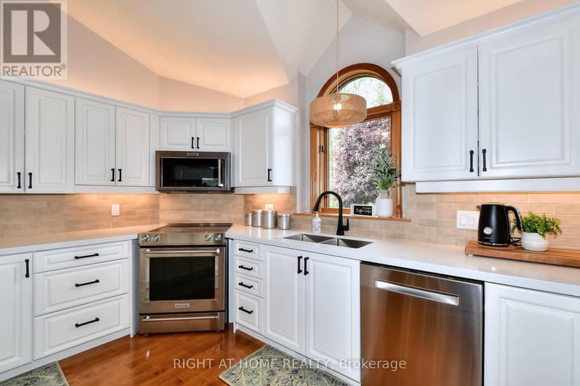 9 Lawson Court — photo 16 of 40