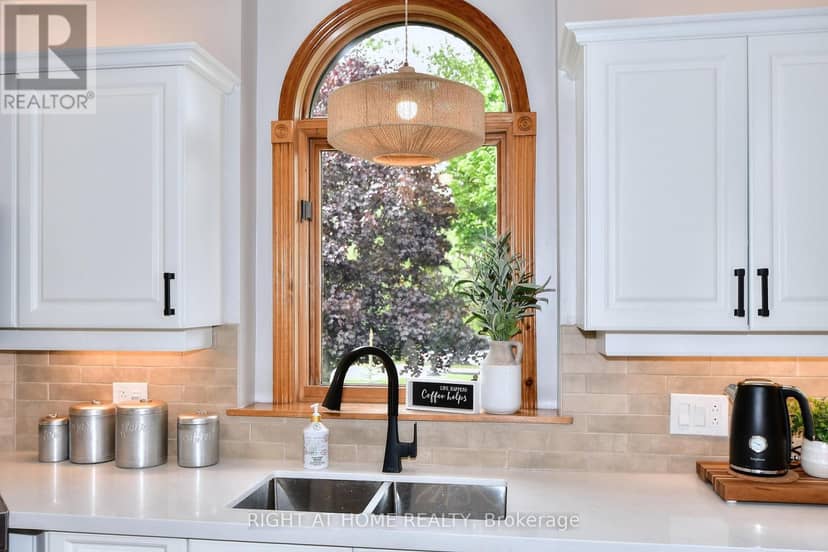 9 Lawson Court — photo 19 of 40