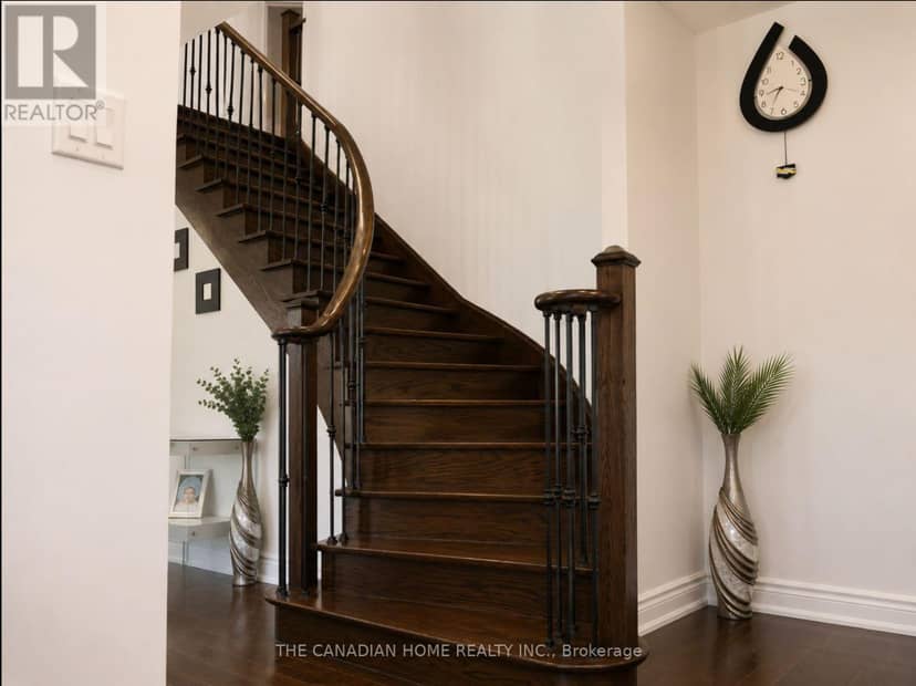 84 Royal West Drive — photo 18 of 40