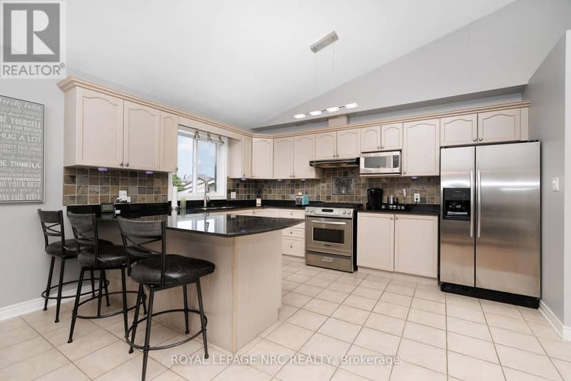 8093 Beaverton Boulevard — photo 5 of 40