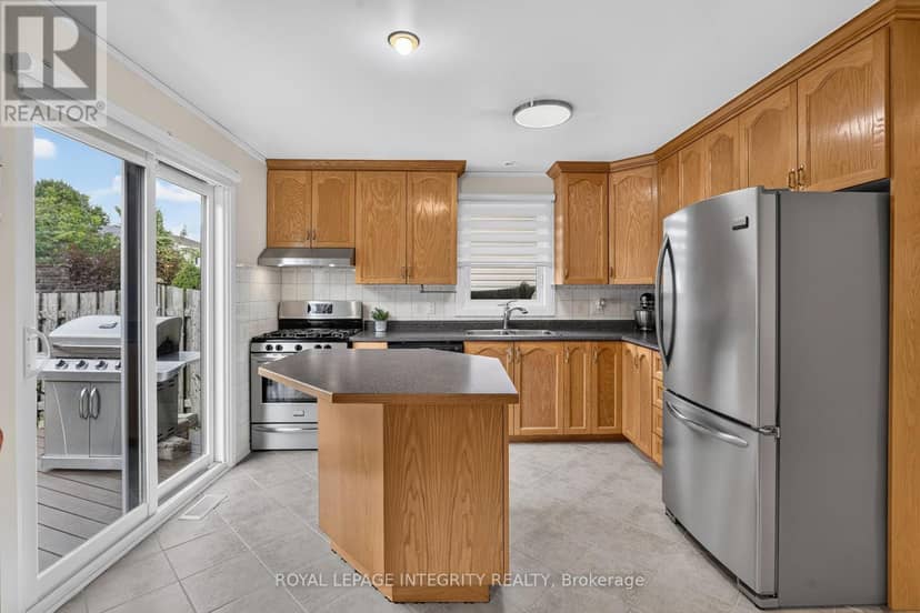 1692 Toulouse Crescent — photo 11 of 29