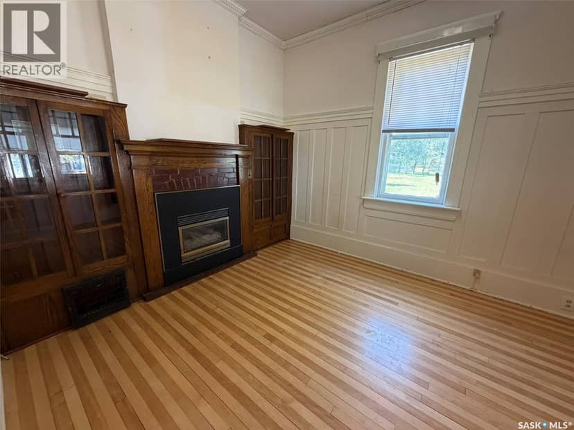 229 4th AVENUE E — photo 10 of 40