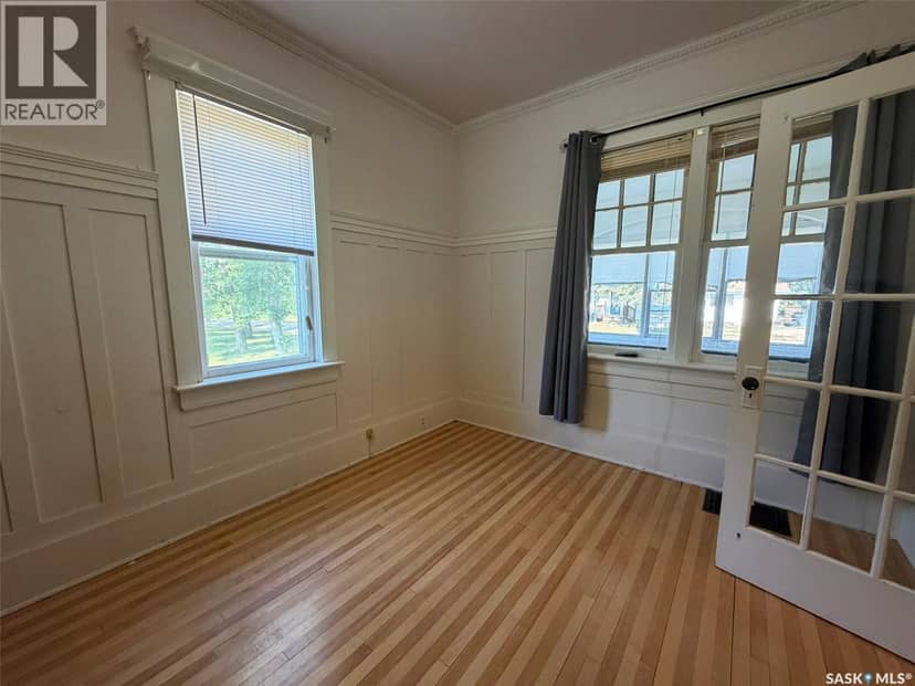 229 4th AVENUE E — photo 9 of 40