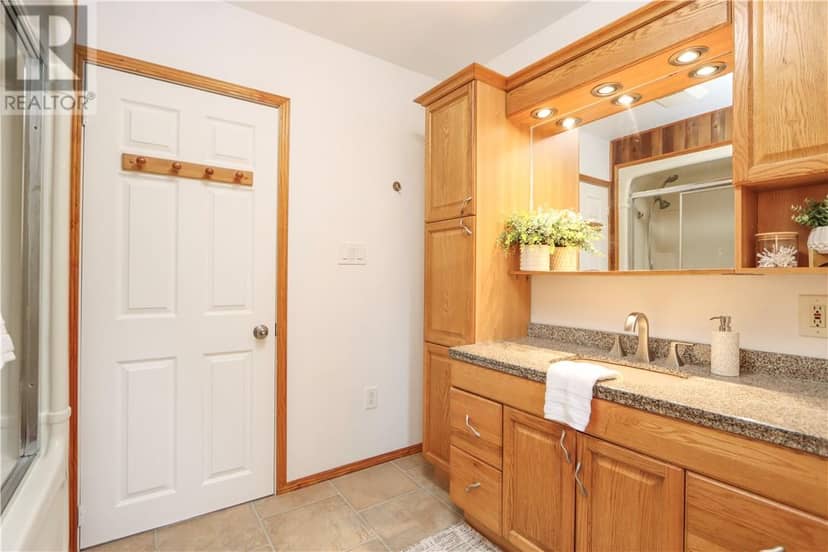 38 Gill Avenue — photo 21 of 40