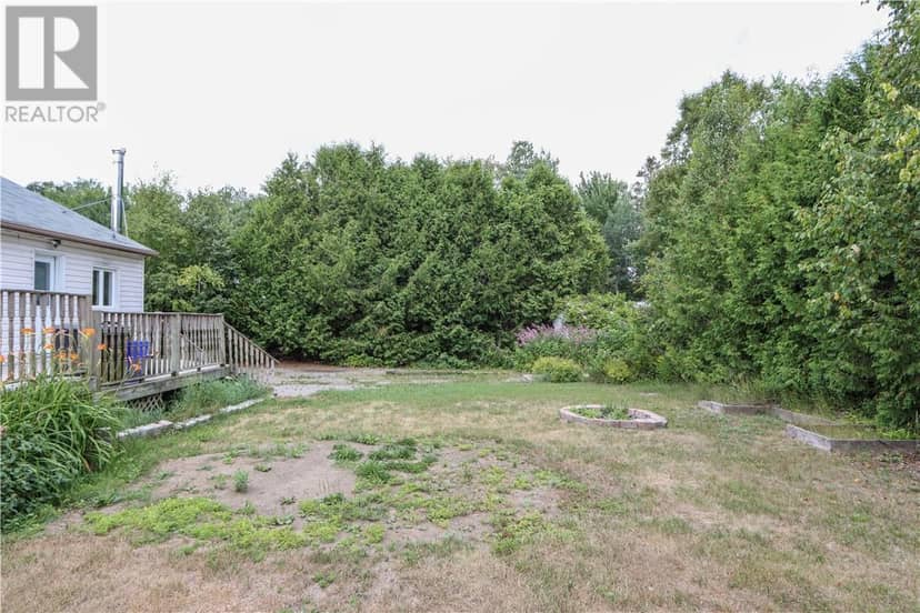 38 Gill Avenue, Onaping, photo 3
