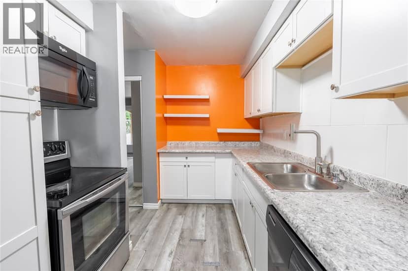 441 Cardiff Place — photo 10 of 34