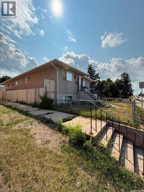 1627 22nd STREET W, Saskatoon, photo 2