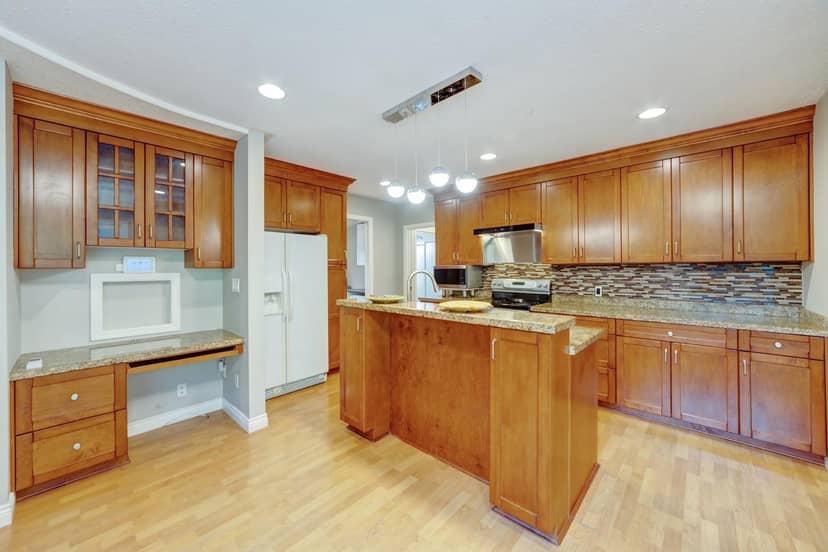 8566 109B STREET, Delta