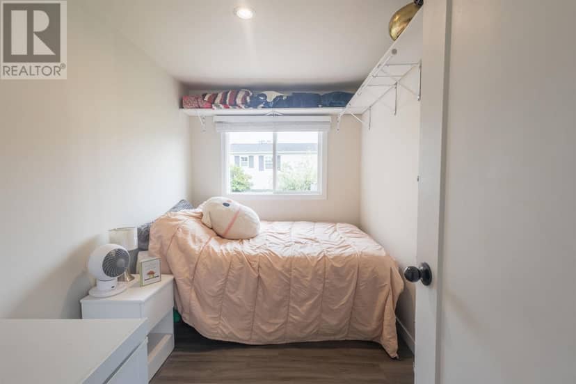 11 CARTIER Avenue — photo 13 of 22