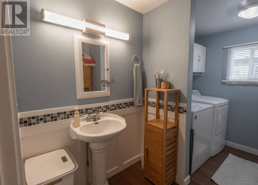 11 CARTIER Avenue — photo 14 of 22