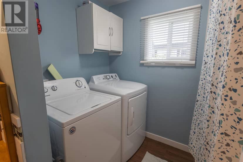 11 CARTIER Avenue — photo 16 of 22