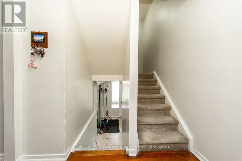 48 Dunthorne Court — photo 6 of 40