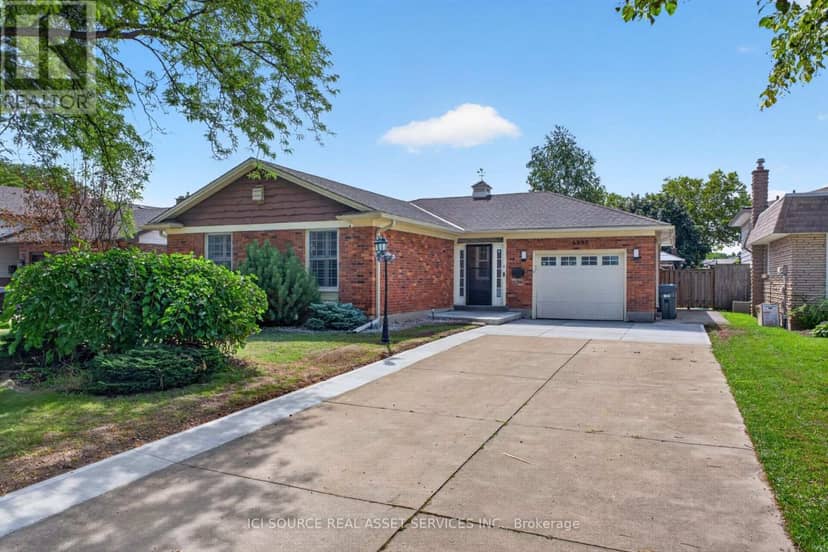 6998 Glengowan Crescent — photo 1 of 40